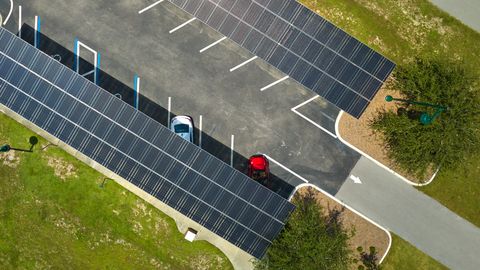 Montaż Carportowych Systemów Energii Słonecznej (GES)